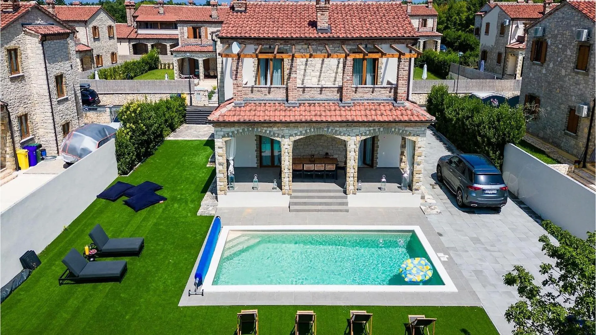 Villa Olivia Cabrunici 0*,