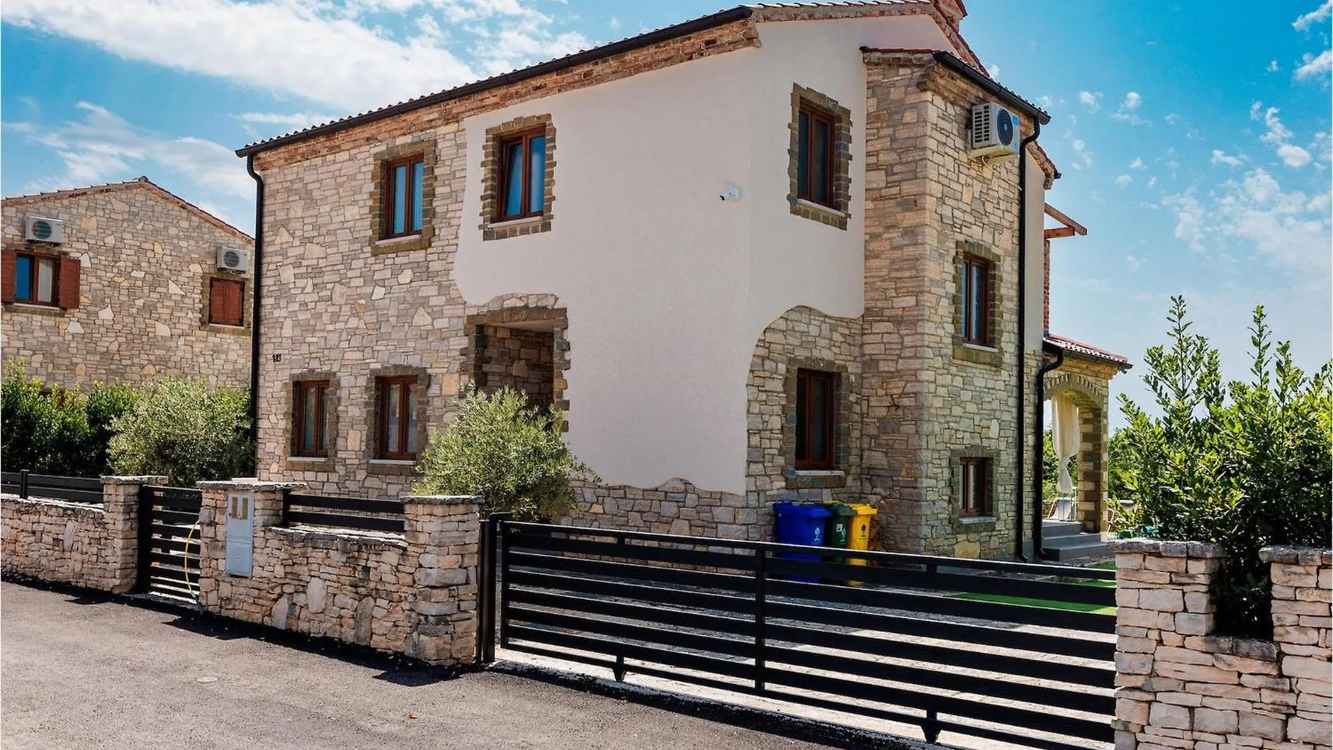 Villa Olivia Cabrunici Holiday home