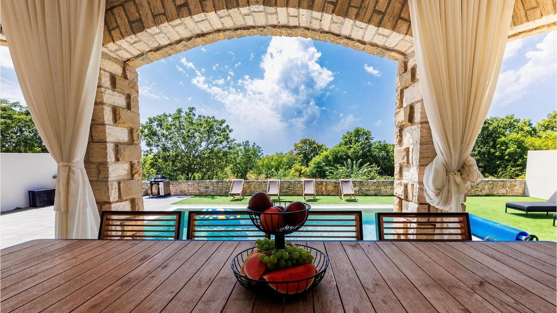 Villa Olivia Cabrunici Holiday home